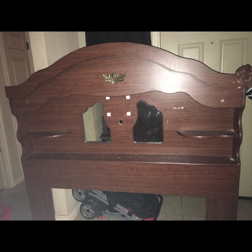Wooden head board